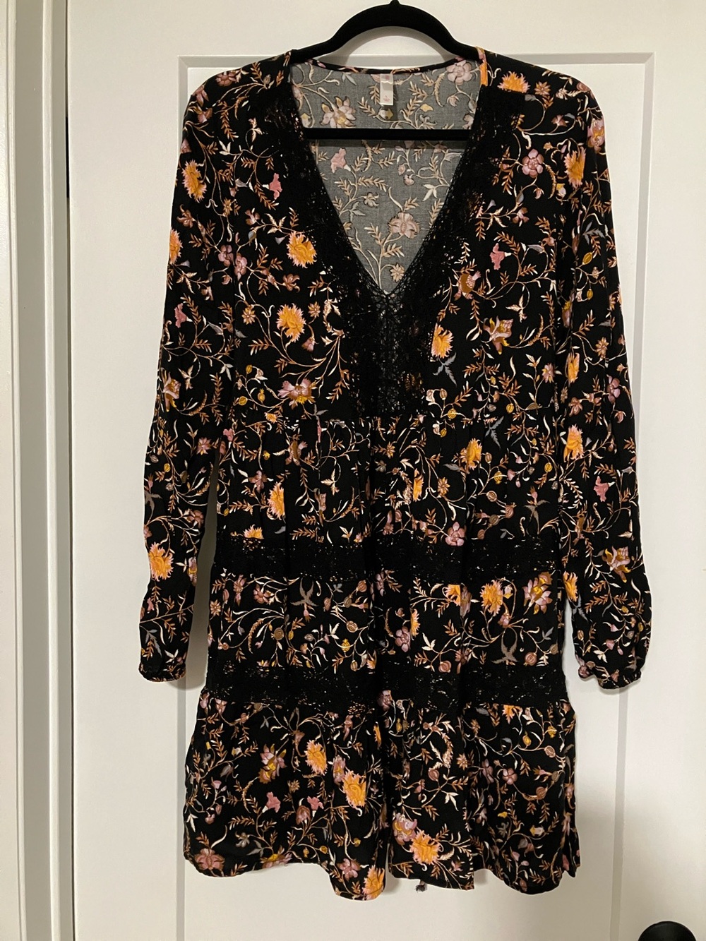 Xhilaration Black Floral V-Neck Long Sleeve Women's Dress Size L
